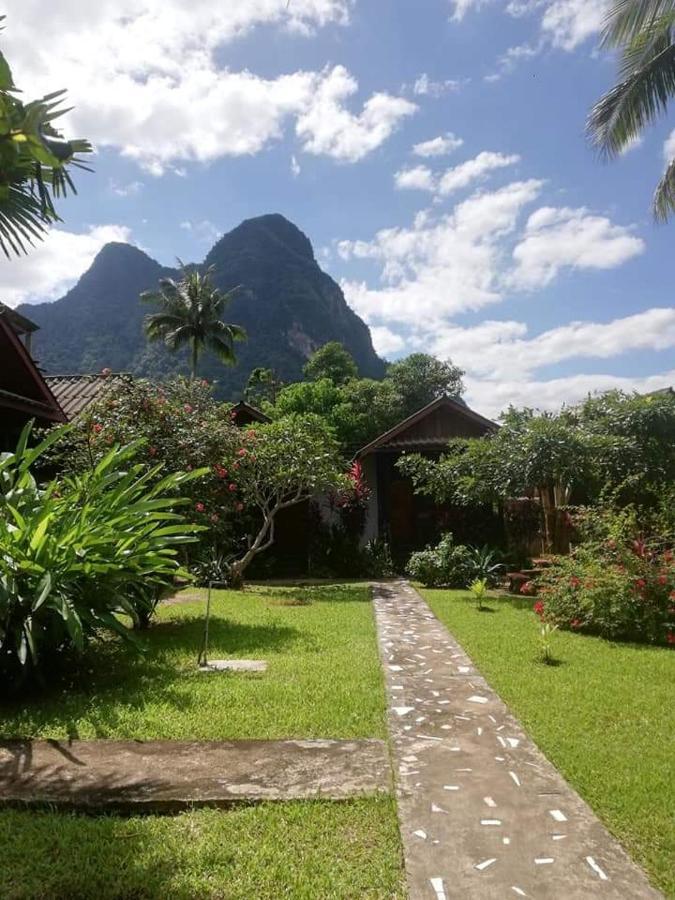 Lattanavongsa Guesthouse And Bungalows Muang Ngoi Exterior photo