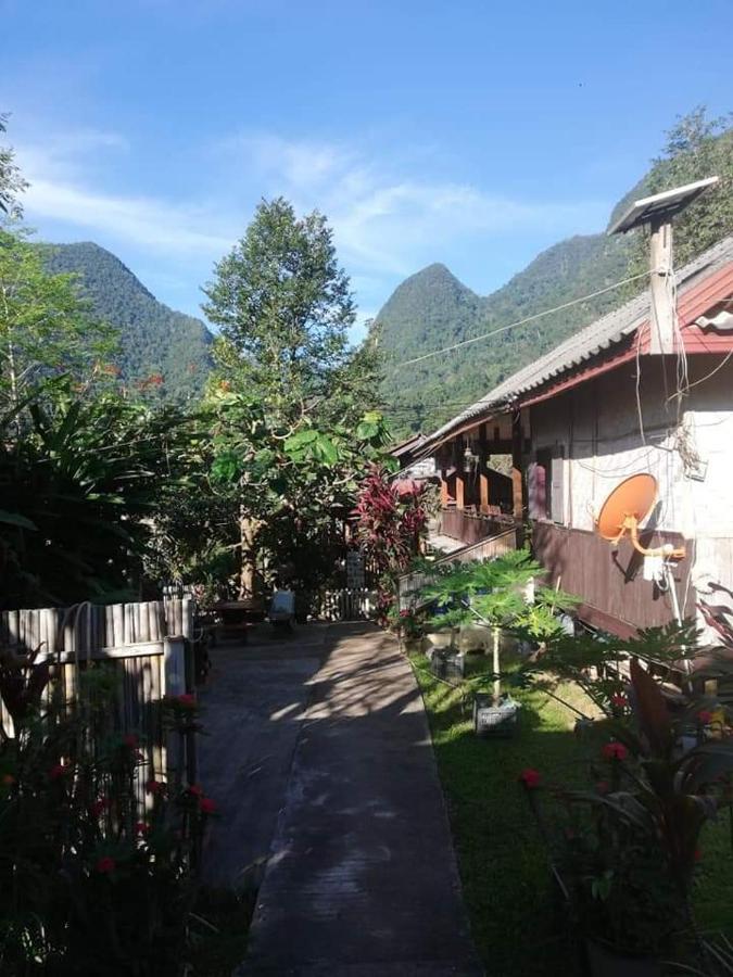 Lattanavongsa Guesthouse And Bungalows Muang Ngoi Exterior photo