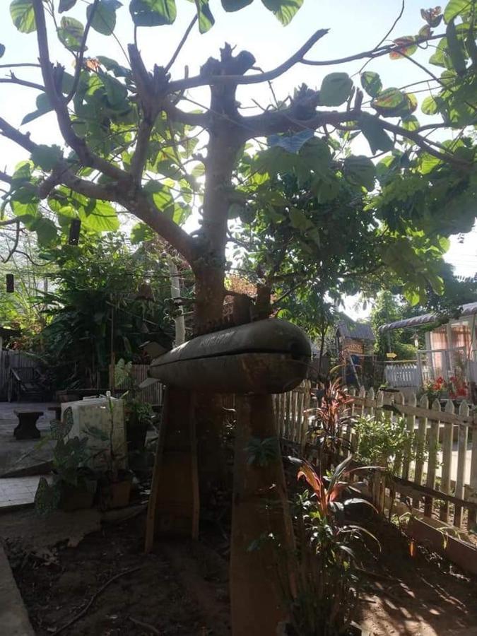 Lattanavongsa Guesthouse And Bungalows Muang Ngoi Exterior photo