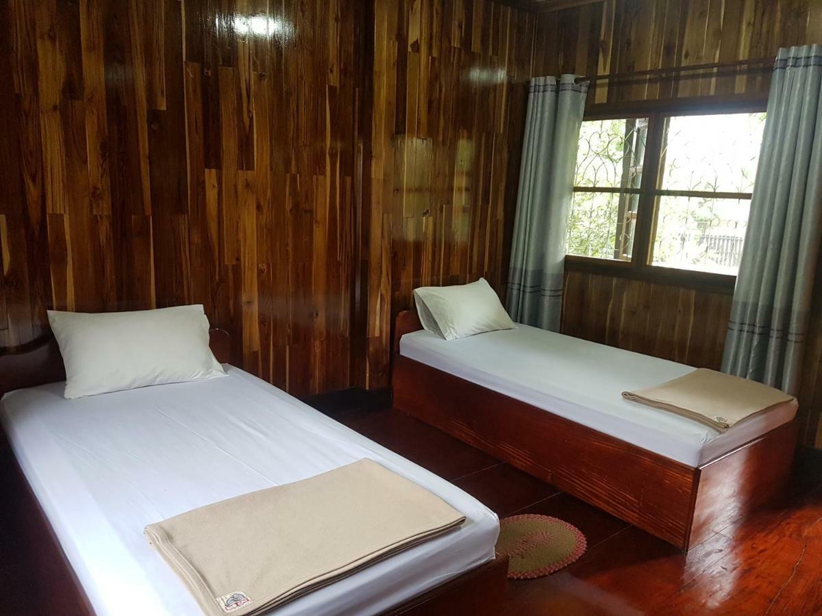 Lattanavongsa Guesthouse And Bungalows Muang Ngoi Exterior photo
